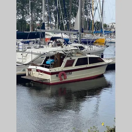 Bateau Authentique Et Confortable * Уистреам